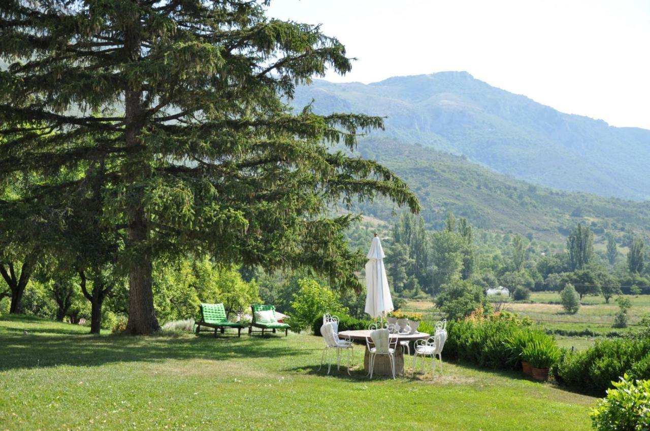 Chateau De Montfroc Bed & Breakfast Exterior photo