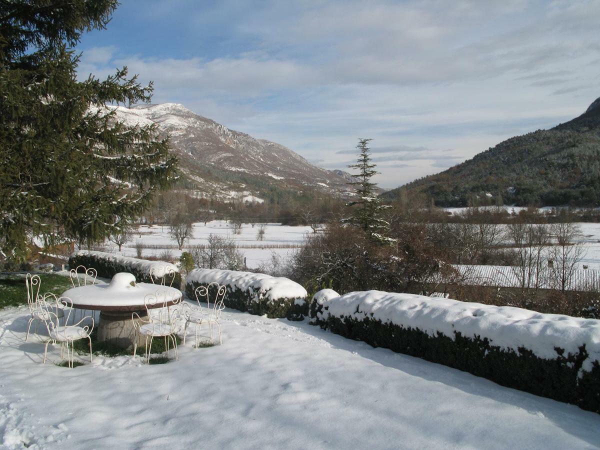 Chateau De Montfroc Bed & Breakfast Exterior photo