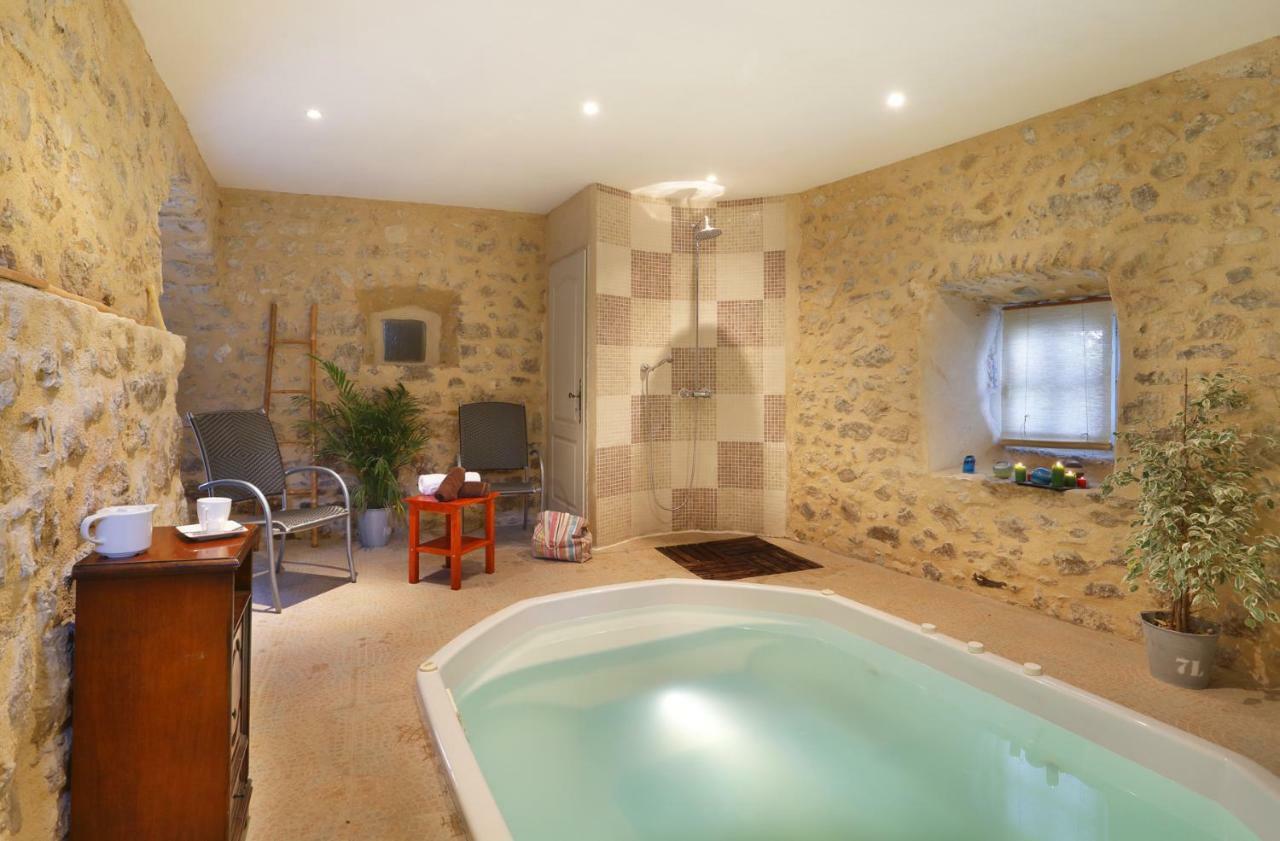 Chateau De Montfroc Bed & Breakfast Exterior photo