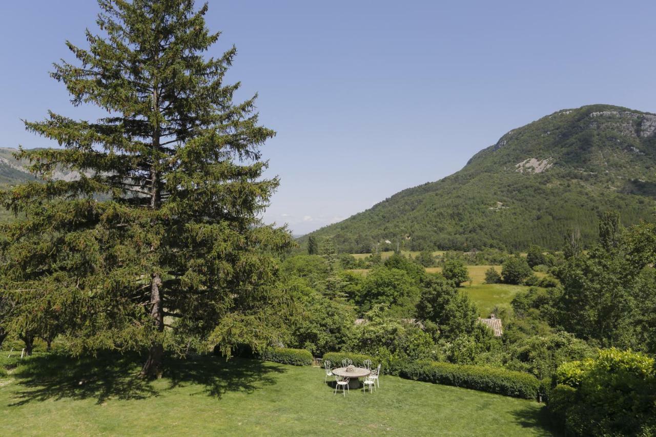 Chateau De Montfroc Bed & Breakfast Exterior photo